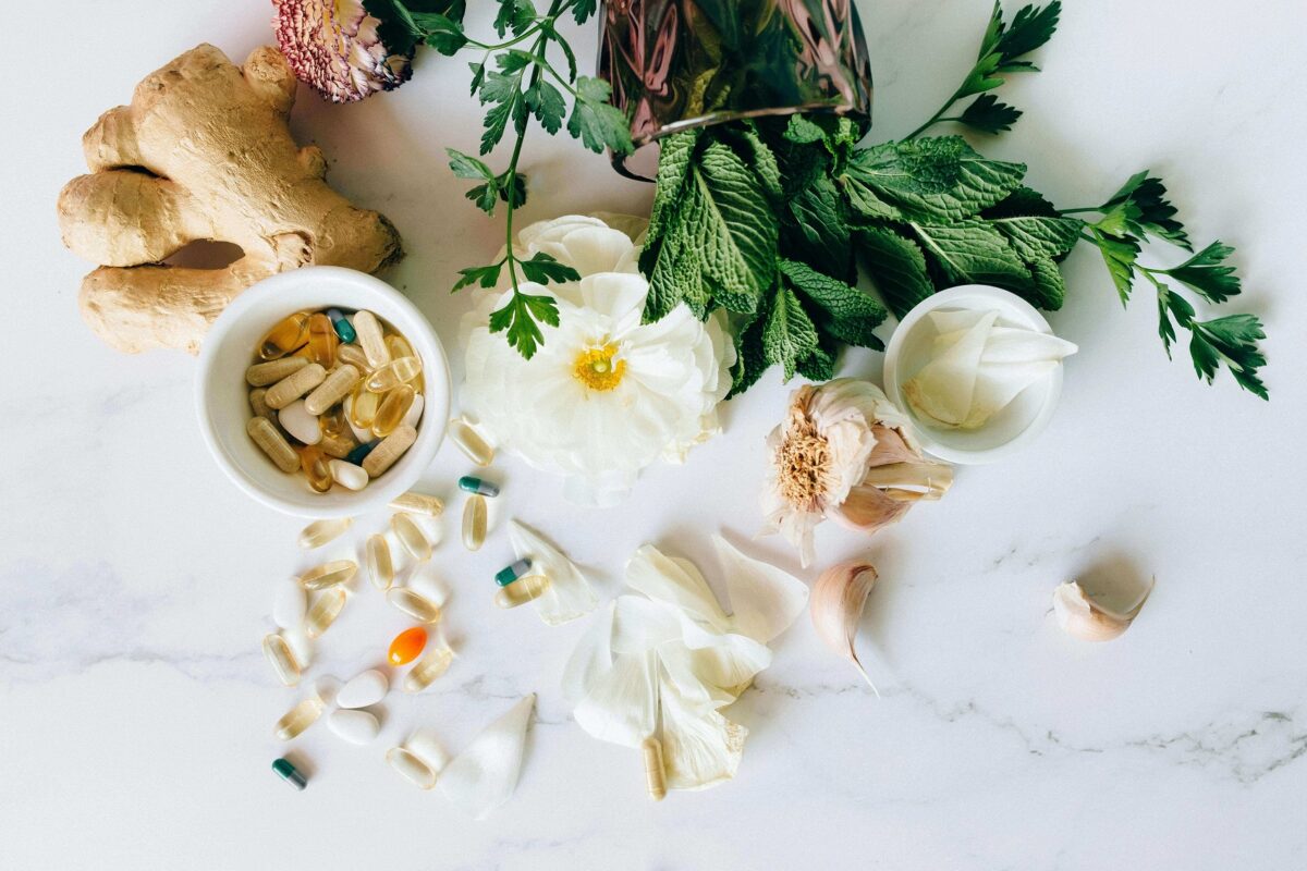 عرقیات گیاهی و طب اسلامی