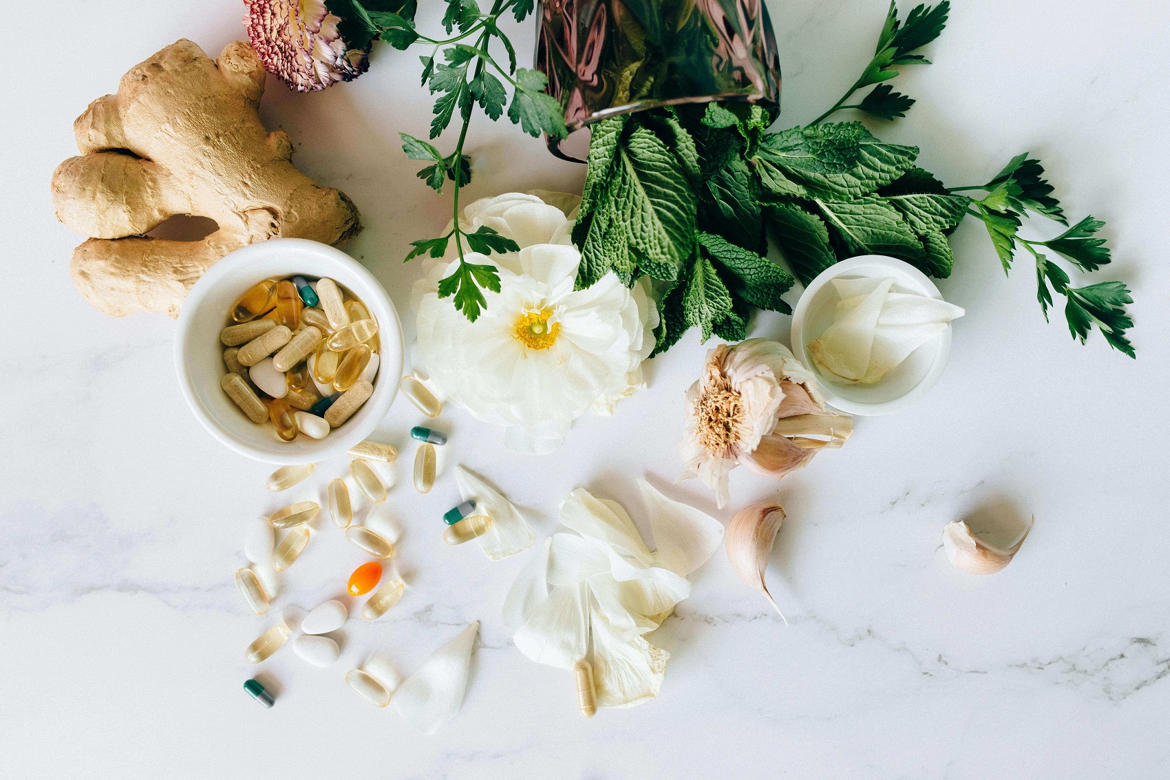 عرقیات گیاهی و طب اسلامی